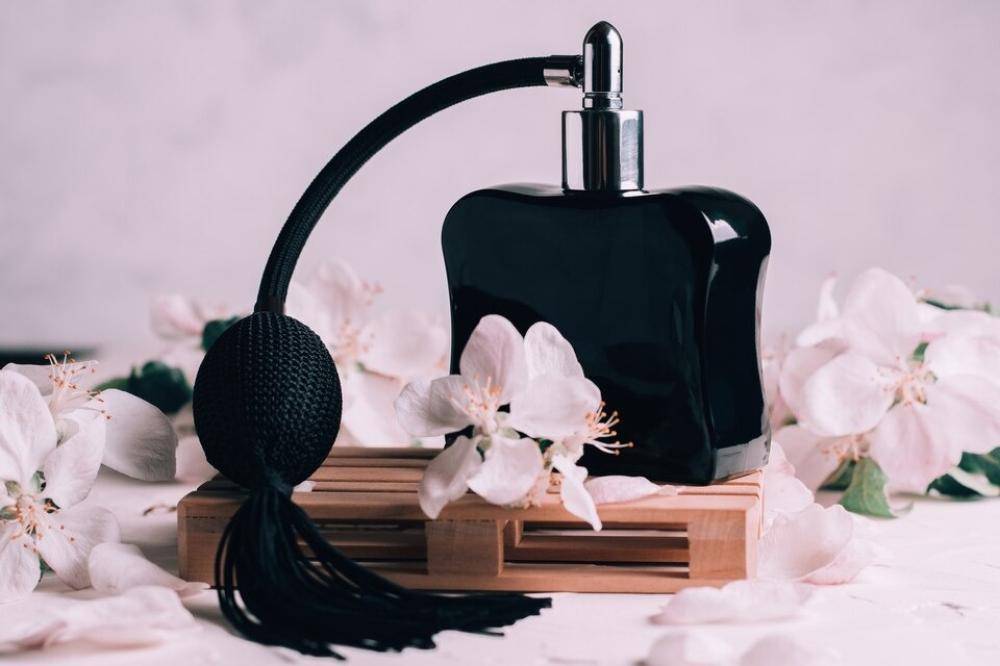 العطور الشرقية رحلة عبر الزمان والمكان