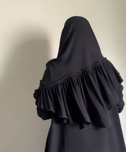 طرحة سوداء مكسره ( بدون عباية )