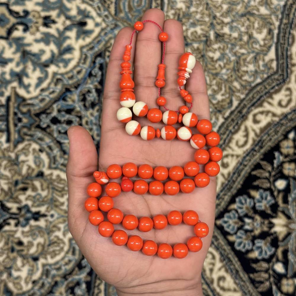   بلياردو احمر  