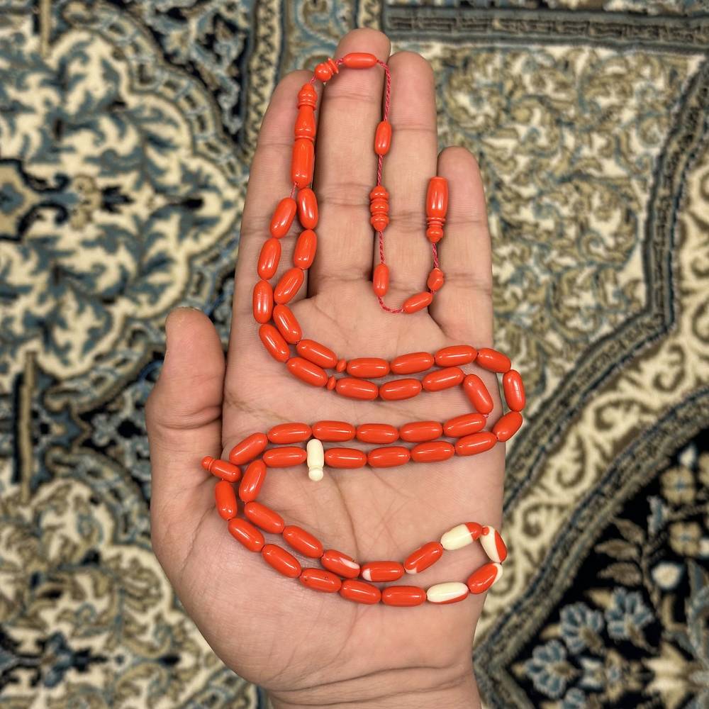   بلياردو احمر 