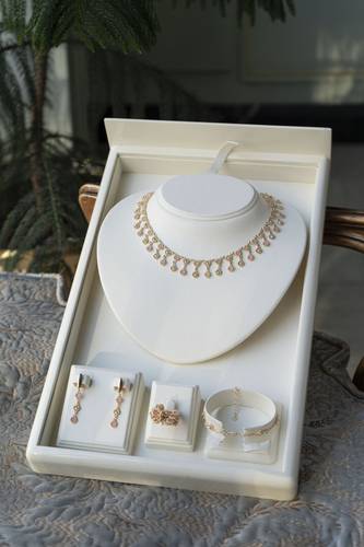 طقم حسين البقشي ديزاين بالحجر الوردي
