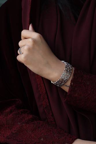 اسوارة الأرز الحساوي بالذهب الأبيض