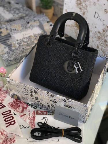 شنطة ديور