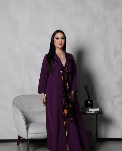 جلابية كريب باربي وشال مطعم بمخمل