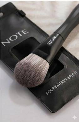 FOUNDATION BRUSH