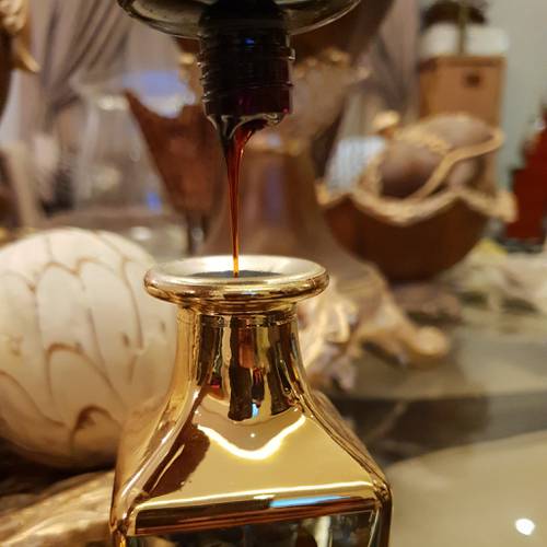 دهن عود كمبودي معتق