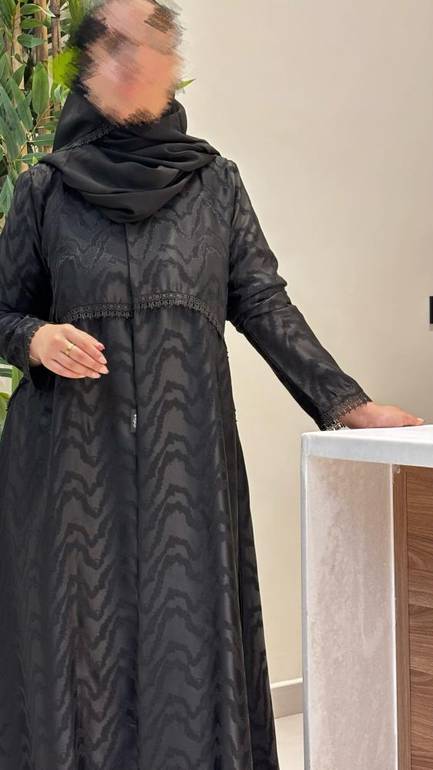 عباية سوداء