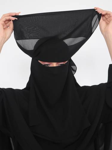نقاب ثلاثة طبقات