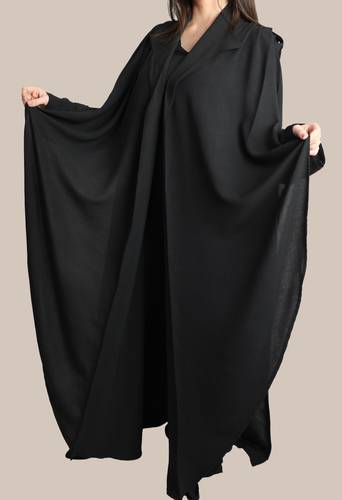 عباية سوداء بخامة الكريب 