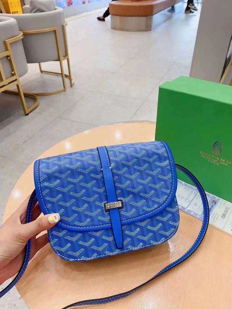  شنطة نسائية ماركة جيورد 