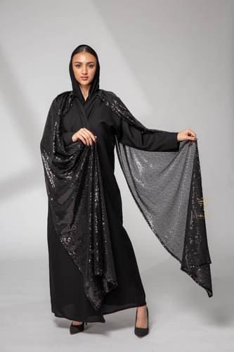 عباية سوداء مزينة بالترتر  z6037