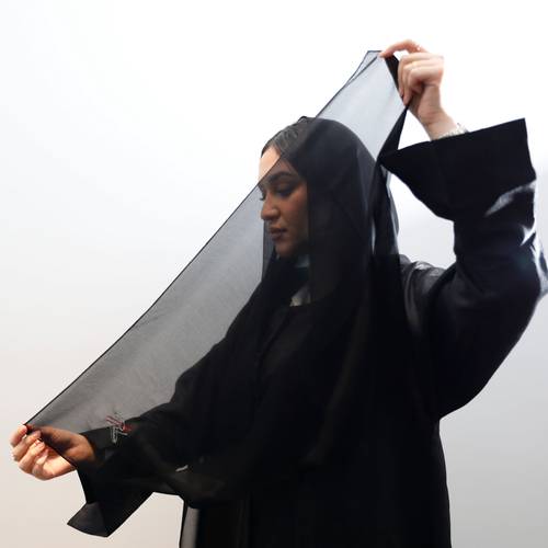 طرحة سادة قماش Milodi خفيفة