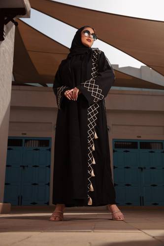 عباية كريب مطرزة Nawader 01