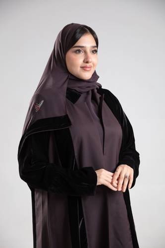 عباية كتف مخمل W02