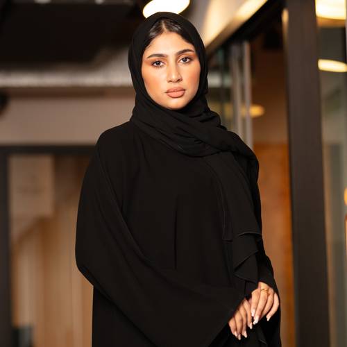 عباية كتف سادة نص كلوش كم عريض  قماش كريب صالونا