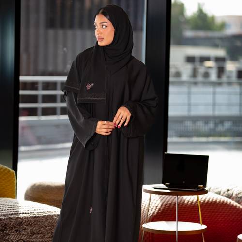 عباية كتف سادة مطرزة قماش شريفة بلس HANDEL21k 