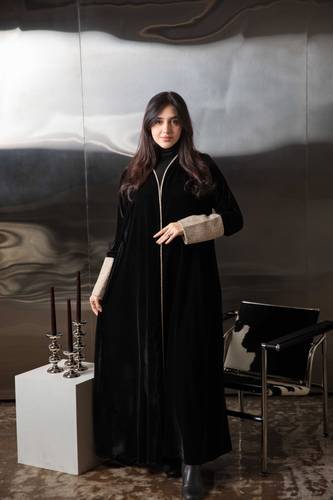 عباية كتف مخمل buk425