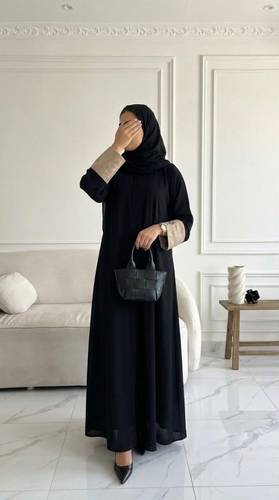 عباية نص كلوش بأكمام  بيج موردة