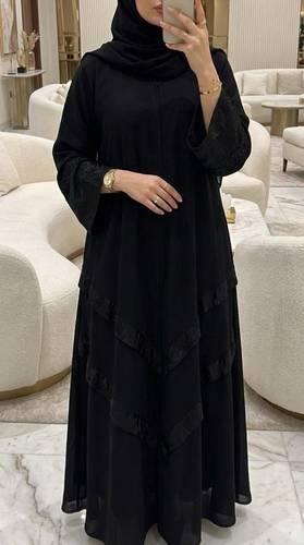 عباية جاكار فاخرة بلمسة خرز