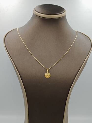 عقد ذهب عيار 18
