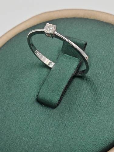 White Gold Diamond ring 18k