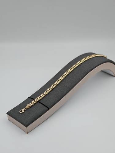 اسوارة ذهب عيار 18
