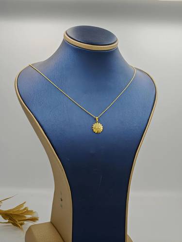 عقد ذهب عيار 18