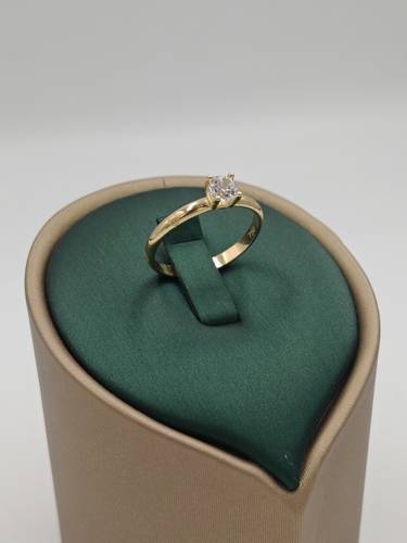 Engagement ring 18k gold