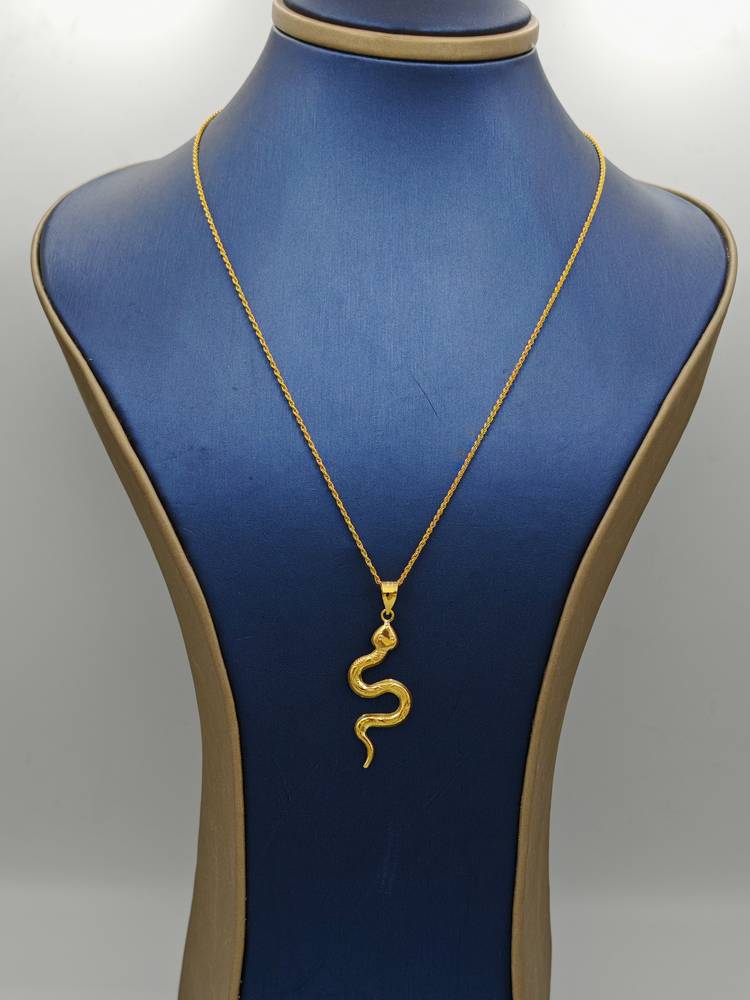 18K Saudi Gold necklace selling with Pendant