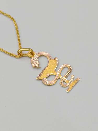 عقد ذهب عيار 18