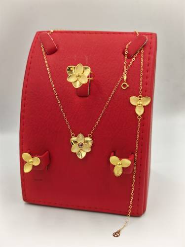 Flower Set 21k Gold