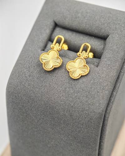 Earring 18k gold