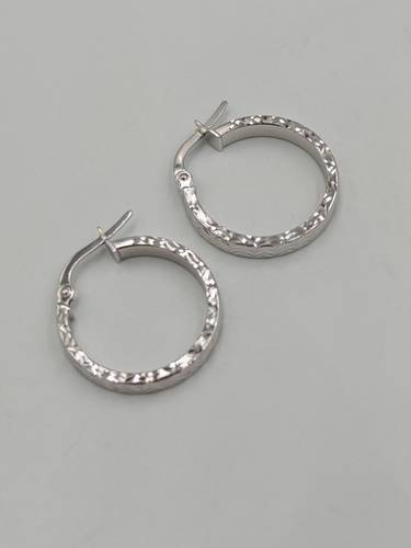 حلق ذهب ابيض عيار18