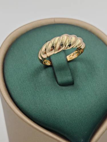 Spical Ring 18k Gold