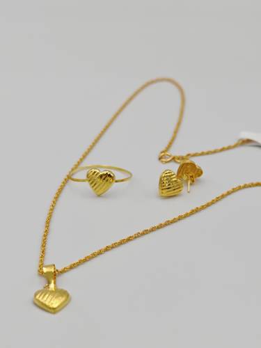 طقم قلب عيار 18 ذهب