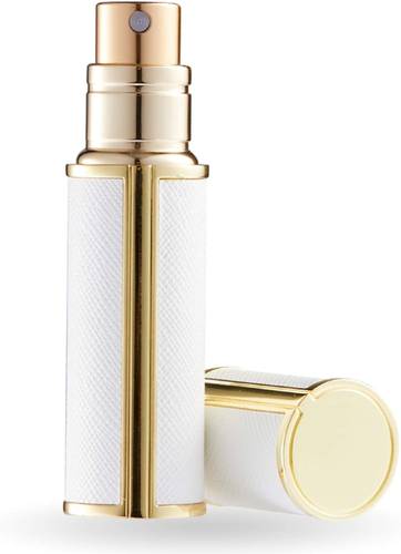 عبوة عطر انيقة من الجلد يمكن تعبئتها بأي نوع من العطورات وتتوفر بعدة ألوان.