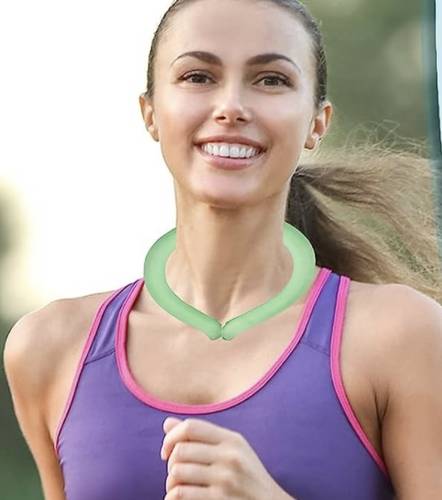 انبوب ثلجي من الجل يوضع على الرقبه للتبريد يتجمد خلال ٢٠ دقيقه