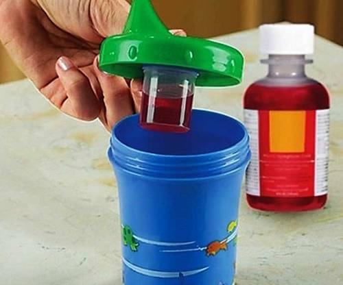 كوب لتسهيل شرب الأدوية للأطفال