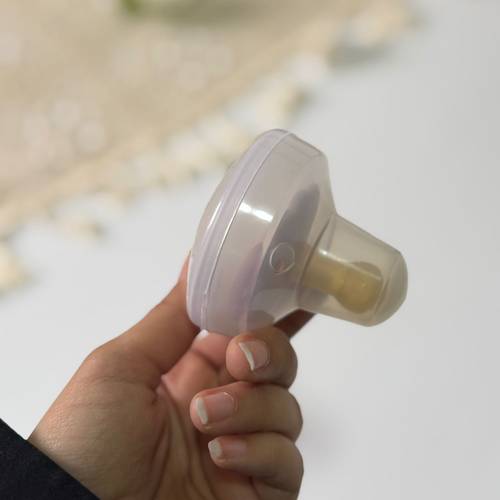 غطاء لهاية شفاف 