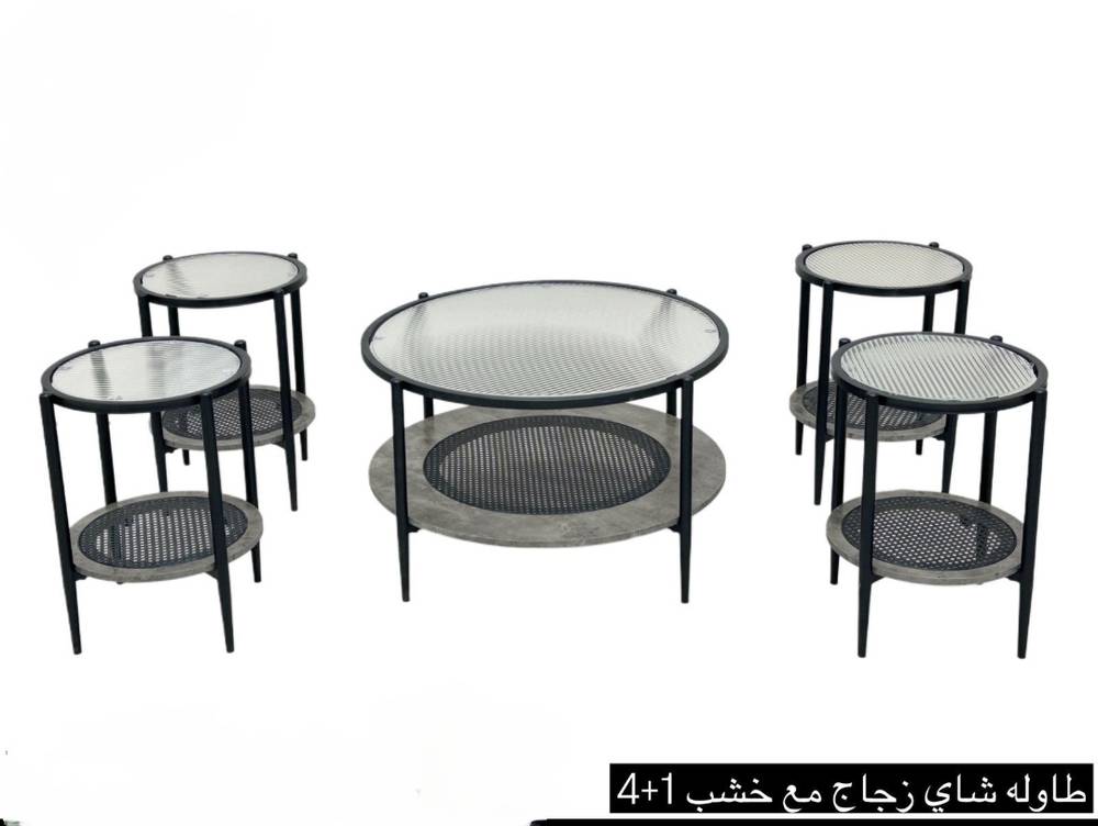 طاولة خشب مع زجاج 