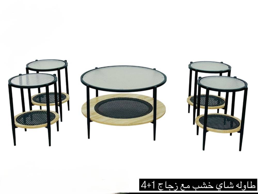 طاولة خشب مع زجاج 