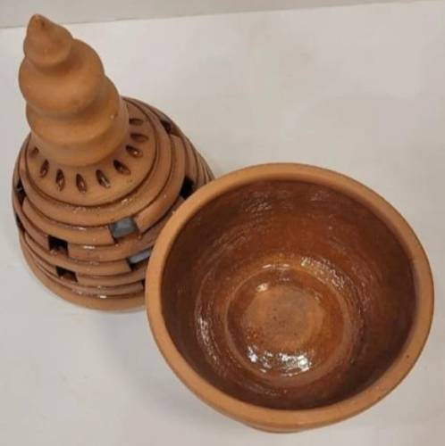 مبخرة فخار بغطاء