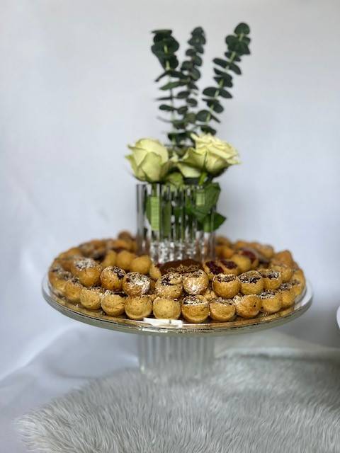 صينية اكريليك بتصميم مميز (بدون الحلى والورد)