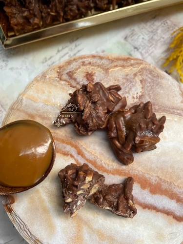signature almond caramel-لوز مع سولتد كراميل