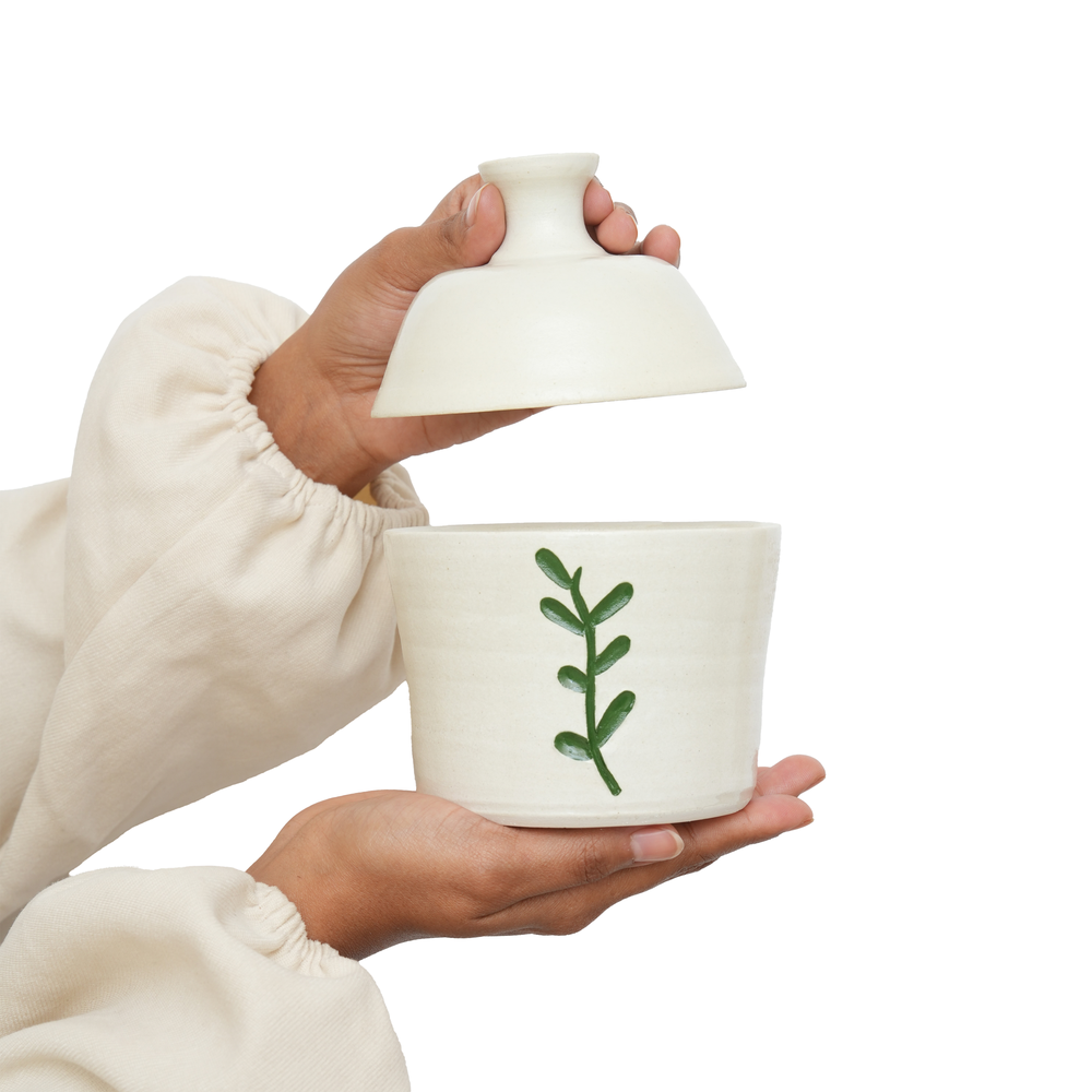 Peregrina Jar with Lid - Made of White Clay with Green Motif 