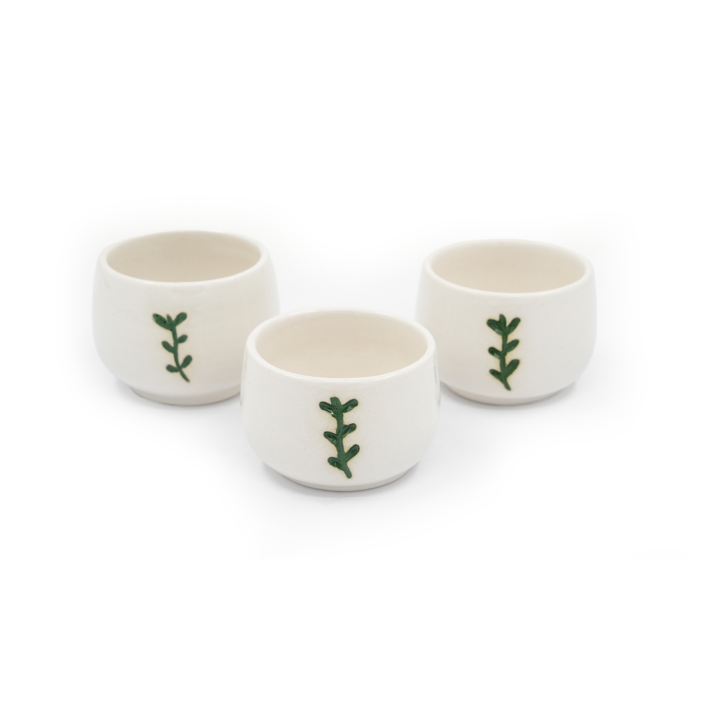     Peregrina Saudi Coffee Cup - Made of White  Clay with Green Motif