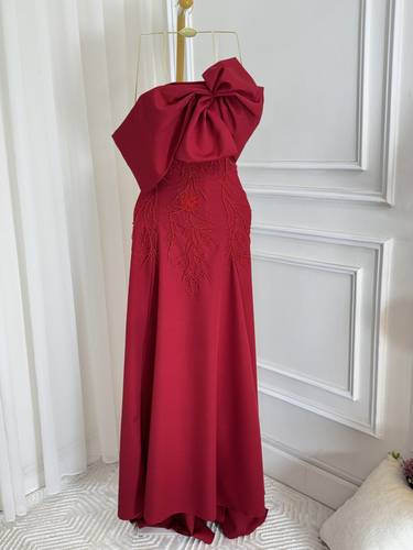 فستان احمر بتطريز يدوي - 3XL