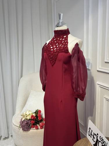 فستان عنابي بتطريز كرستال يدوي - 3XL