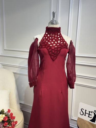 فستان عنابي بتطريز كرستال يدوي - 3XL
