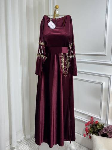 فستان مخمل بتطريز كرستال - 3XL